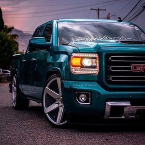 Meet your Posher, César